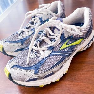 Brooks Switch 4 running shoes